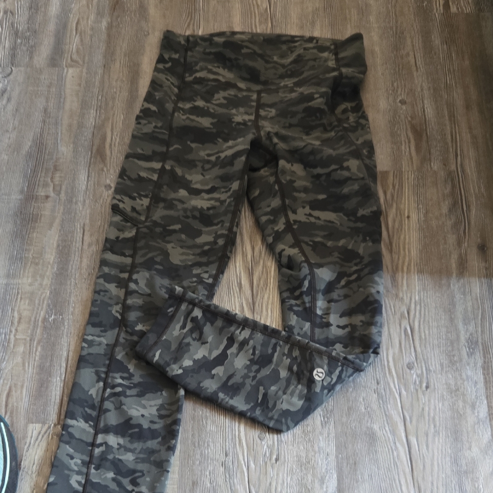 Lululemon Athletica Gray Camouflage Leggings